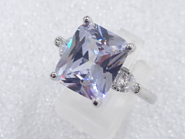 JAPANESE KIMONO / ANTIQUE CRYSTAL RING (SIZE 24)